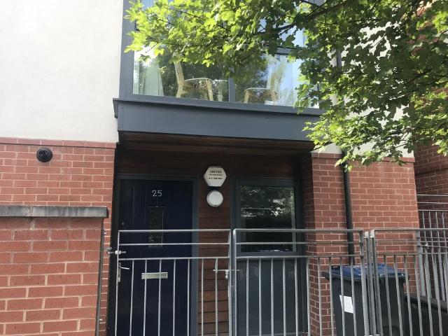 Windrush Grove, Birmingham B15 3 bed terraced house to rent £1,500 pcm £346 pw