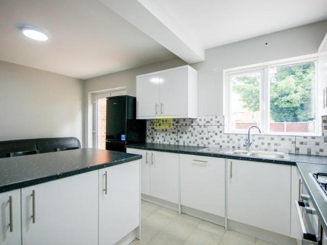 Windrush Grove, Birmingham B29 5 bed semi detached house to rent £2,430 pcm £561 pw
