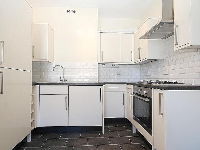 Windrush House, High Street GU5, 1 bed flat to rent, £1,095 pcm | PrimeLocation