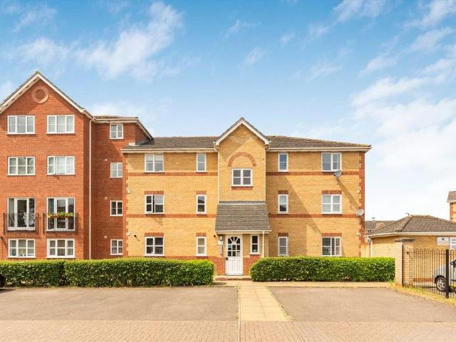 Winery Lane, Kingston Upon Thames KT1 2 bed flat to rent £1,795 pcm £414 pw