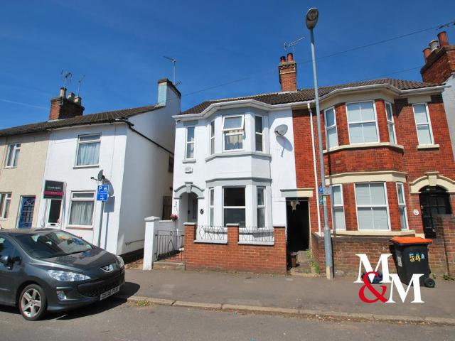 WING ROAD, LEIGHTON BUZZARD 3 bed semi detached house to rent £1,595 pcm £368 pw