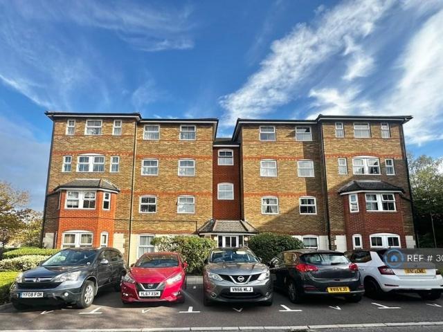 Wingate Court, Aldershot, GU11 2 bed flat to rent £1,300 pcm £300 pw