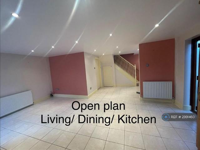 Wingate Way, St Albans, AL1 2 bed detached house to rent £1,600 pcm £369 pw