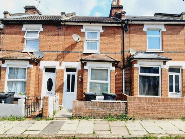 Wingfield Road, Gravesend DA12 2 bed terraced house to rent £1,350 pcm £312 pw