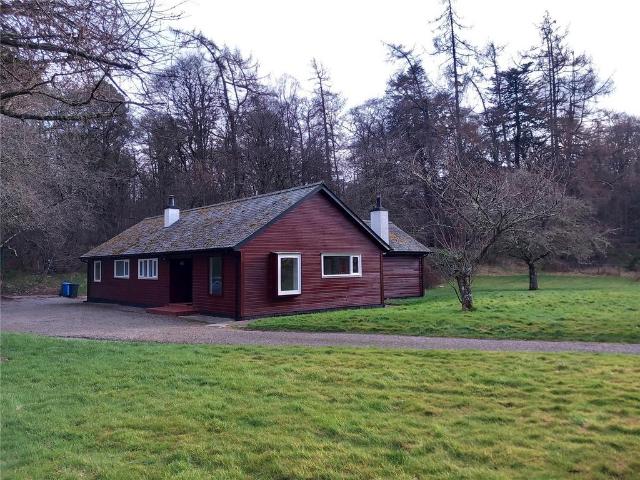 Wings House, Cawdor, Nairn, Highland. 5 bed bungalow to rent £1,625 pcm £375 pw