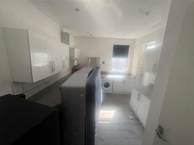 Wingrove Road, Newcastle upon Tyne NE4 4 bed semi detached house to rent £1,500 pcm £346 pw