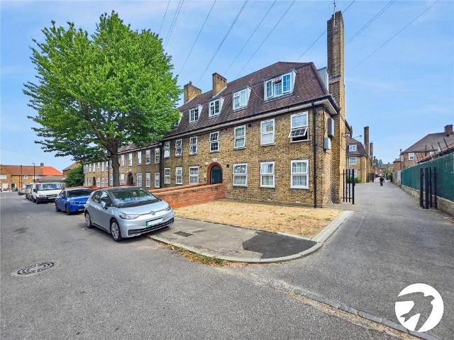 Wingrove Road, London, SE6 2 bed flat to rent £1,650 pcm £381 pw