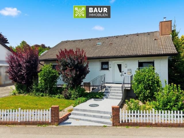 Winkelbungalow mit großem Garten auf Erbbaugrundstück – Wohnen auf einer Ebene mit Potenzial!