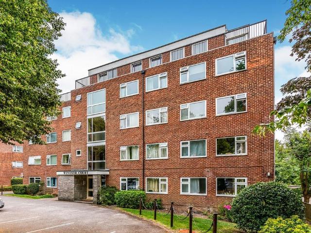 Winn Road, Southampton SO17 2 bed flat to rent £1,300 pcm £300 pw