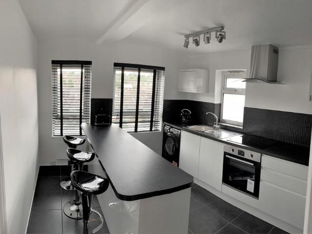 Winnall 3 bed flat to rent £1,500 pcm £346 pw