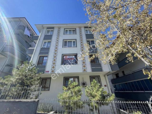 Winnest'ten Okullar Caddesi'nde 3+1 Ara Kat Kiralık Daire