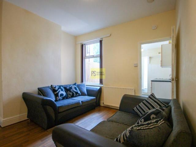 Winnie Road, Birmingham B29 2 bed terraced house to rent £1,040 pcm £240 pw