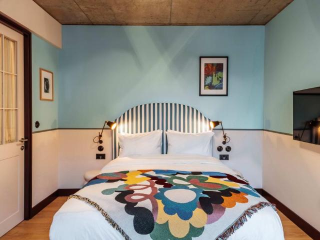 Winnie's, 10 Windmill Road, London, W4 1SD, United Kingdom | 1 bed apartment for rent #115916806 | Rentberry