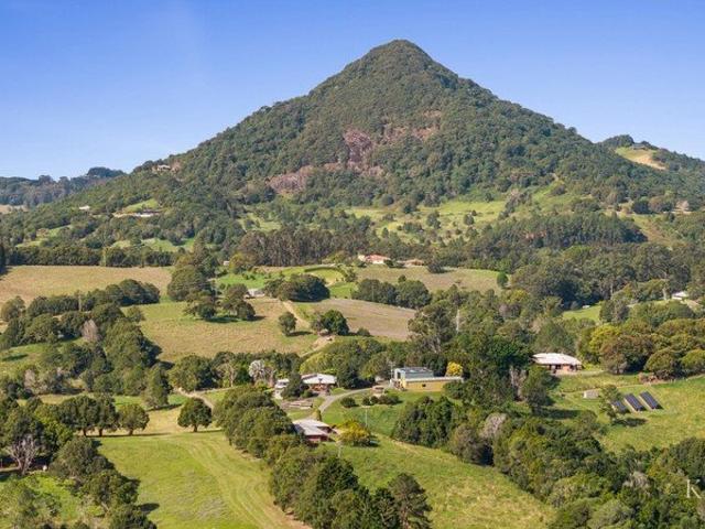 Winoa, A Rare Hinterland Estate of Scale, Privacy and Possibility