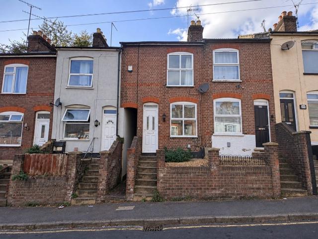 Winsdon Road, Luton, Bedfordshire LU1, 3 bed shared accommodation to rent, £1,450 pcm | PrimeLocation