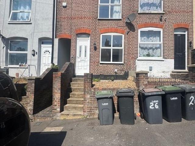 Winsdon Road, Luton LU1, 3 bed terraced house to rent, £1,600 pcm | PrimeLocation