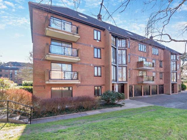 Winslow Close 2 bed apartment to rent £1,900 pcm £438 pw