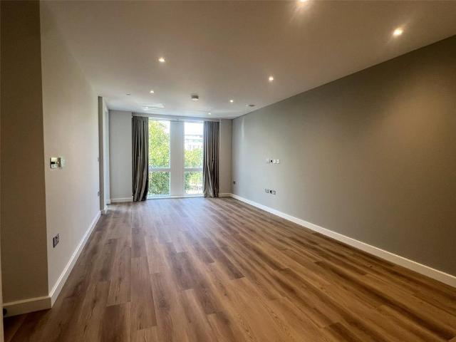 Winslow Road, London, W6 1 bed apartment to rent £3,200 pcm £738 pw