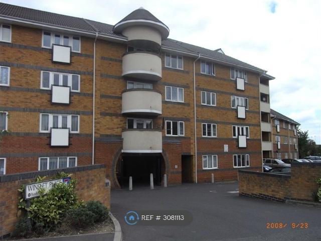 Winslet Place, Reading RG30, 2 bed flat to rent, £1,250 pcm | PrimeLocation