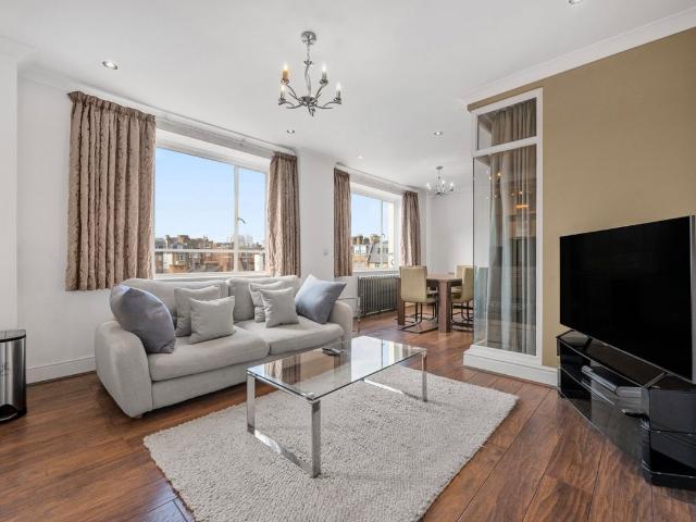 Winsley Court, 37 Portland Place, London W1B, 3 bed flat to rent, £5,000 pcm | PrimeLocation