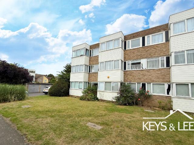 Winston Close, Romford RM7, 1 bed flat to rent, £1,300 pcm | PrimeLocation