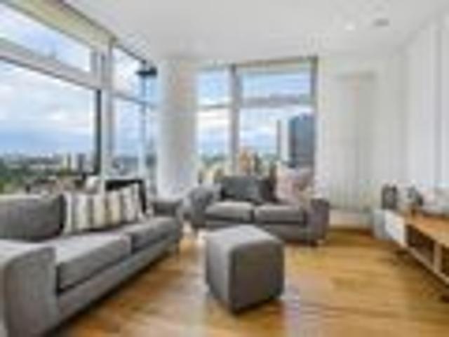 Winston Way, Ilford IG1, 2 bed flat to rent, £2,100 pcm | PrimeLocation