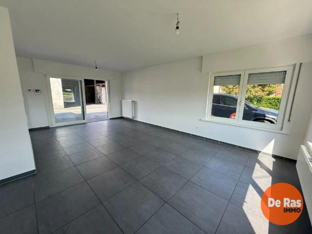 WICHELEN Ruime woning met multifunctionele loods