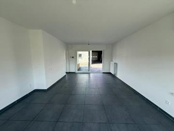 WICHELEN Ruime woning met multifunctionele loods