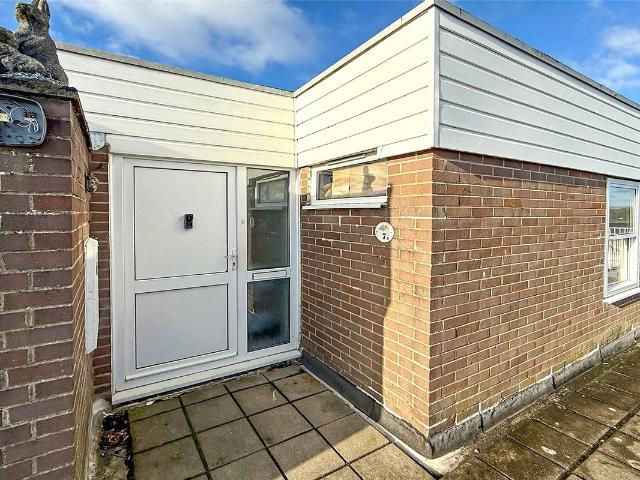 Wick Parade, Wick, Littlehampton, West Sussex BN17, 2 bed flat to rent, £1,200 pcm | PrimeLocation