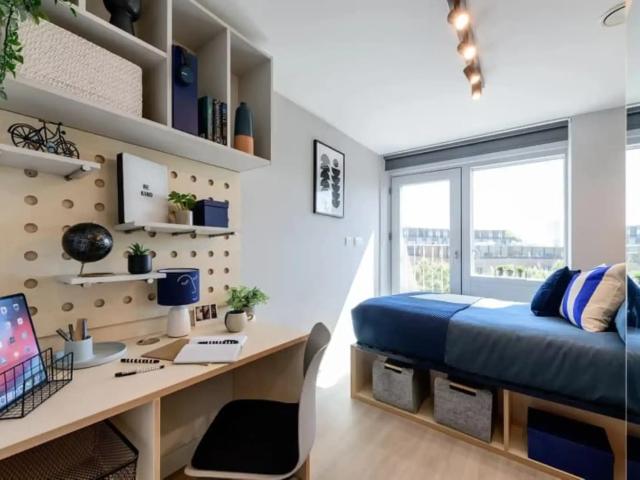 Wick Park, London Has an Apartment