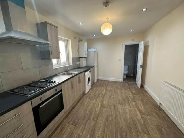 Wick Road, Hackney E9, 2 bed flat to rent, £1,750 pcm | PrimeLocation