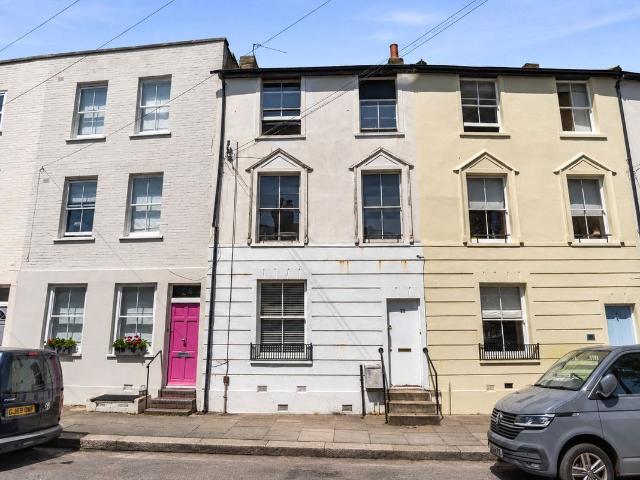 Wick Road, Teddington TW11, 2 bed flat to rent, £1,800 pcm | PrimeLocation