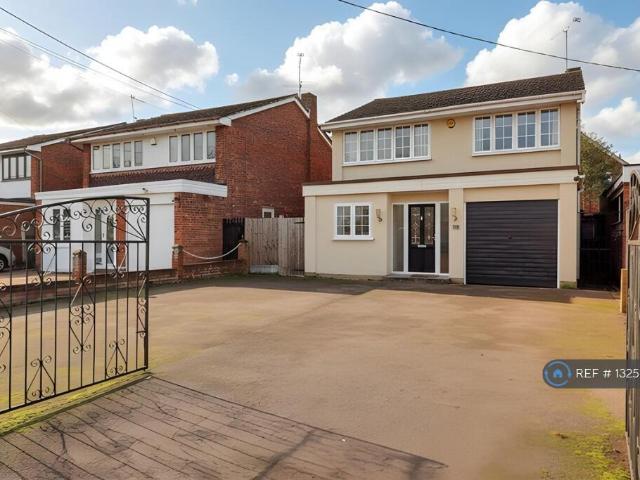 Wickford, Wickford, SS12 4 bed detached house to rent £2,700 pcm £623 pw