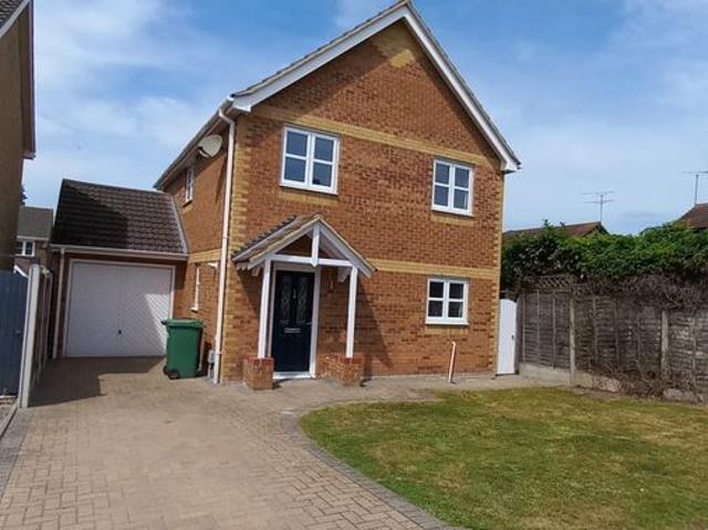 Wickford SS12, 4 bed detached house to rent, £2,150 pcm | PrimeLocation