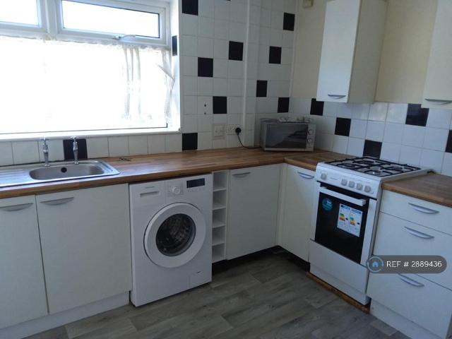 Wickhay, Basildon, SS15 5 bed terraced house to rent £2,490 pcm £575 pw