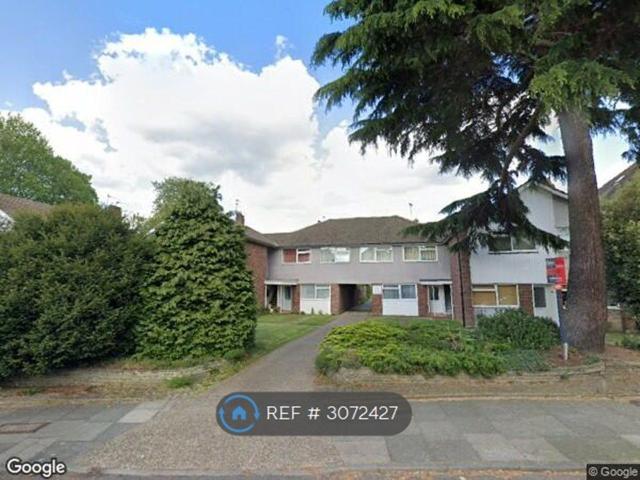 Wickham Court, Surbiton KT5, 2 bed maisonette to rent, £1,850 pcm | PrimeLocation