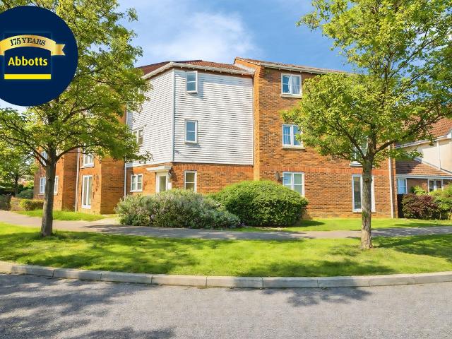Wickham Crescent, Chelmsford CM1, 3 bed flat to rent, £1,650 pcm | PrimeLocation
