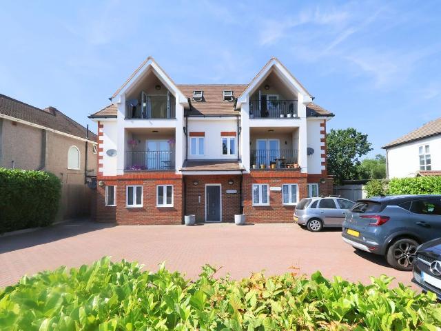 Wickham Road, Shirley CR0, 2 bed flat to rent, £1,700 pcm | PrimeLocation
