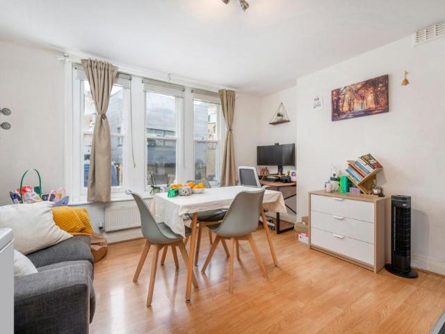 Wicklow Street, London WC1X 1 bed apartment to rent £2,240 pcm £517 pw