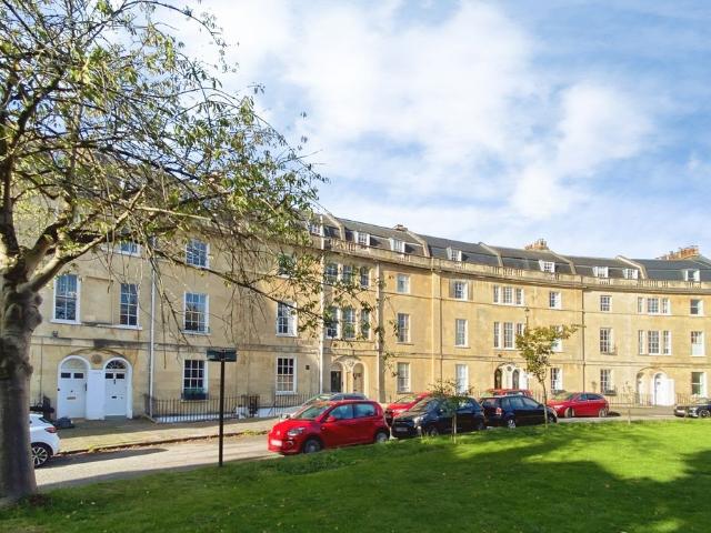 Widcombe Crescent, Bath, Somerset BA2, 3 bed flat to rent, £1,800 pcm | PrimeLocation