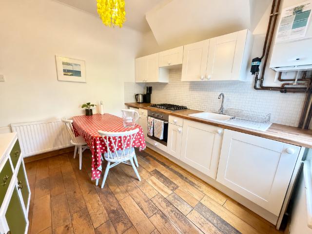 Widdin Street, London, E15 2 bed house to rent £1,900 pcm £438 pw