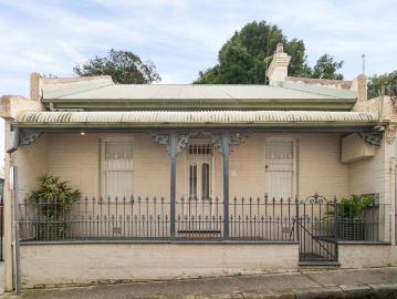 Wide freestanding character home in the heart of Surry Hills