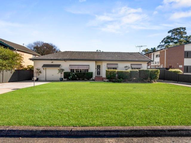 WIDE FRONTAGE, BIG BLOCK