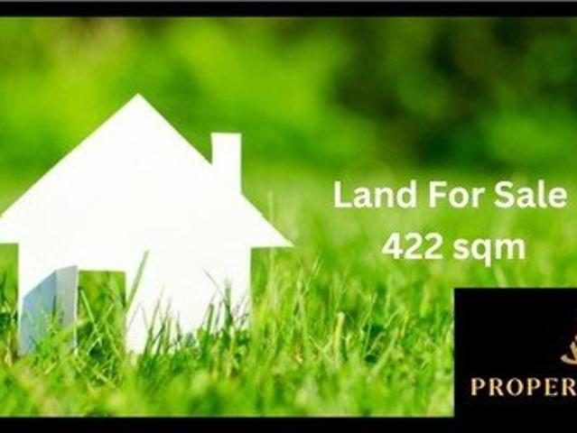 Wide frontage lot to build your dream home! Call us now on 0405 977 211