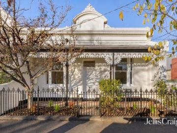 Wide single level sanctuary with secure rear parking