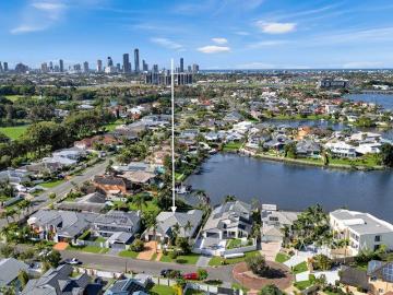 Wide Waterfront Views Family Living in a Premier Clear Island Waters Location
