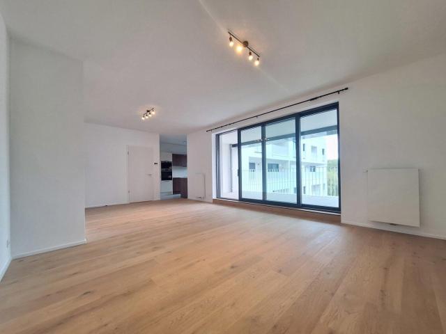 WIdeally located just steps from the Woluwe Shopping Center