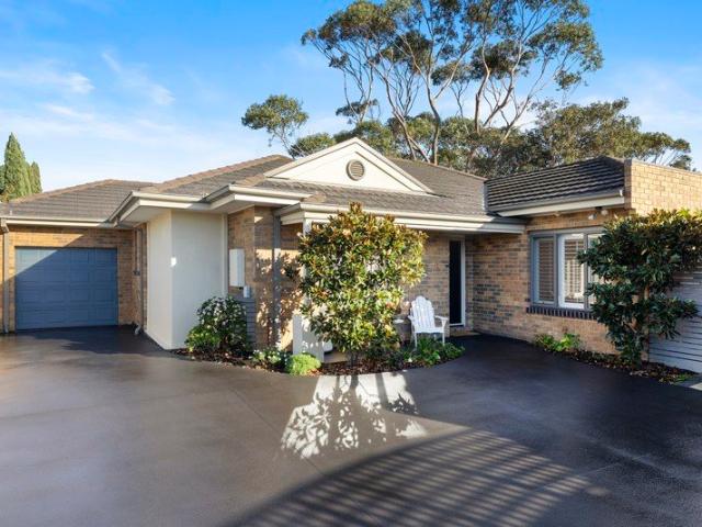 Widely Appealing, Filled with Light & Near Amenities!