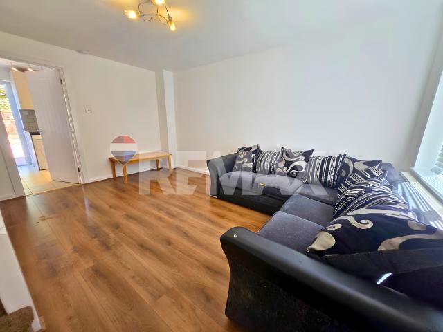 Widgeon Close, London E16 2 bed terraced house to rent £2,150 pcm £496 pw