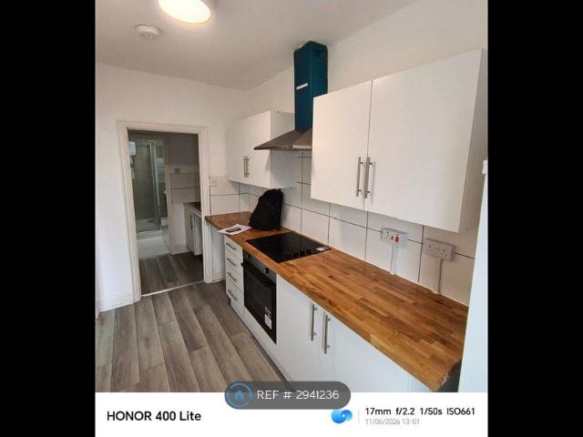 Widmore Road, Bromley BR1, 2 bed flat to rent, £1,700 pcm | PrimeLocation